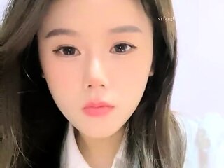 Amateur young teen solo masturbation on her livingroom