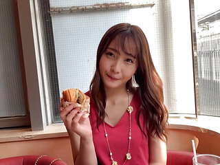 M420g07 Gonzo at a Hotel with an Orthodox Beauty Who Protrudes the Buttocks of a Very Small T - Back with an Erotic Pose!