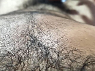Peludo gemendo e se masturbando (use fone), gemi auto, hahahha