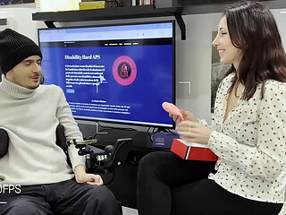 Sofia Bellucci fa la troia con un ragazzo disabile... &egrave_ solo l'_inizio? Oppure non succeder&agrave_ mai pi&ugrave_?