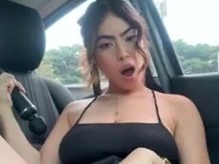 Close up amateur beauty uses her toy to masturbates