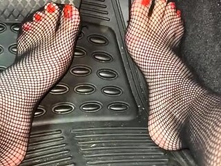SnowPrincess aka snowpriness OnlyFans - Let me sit in your