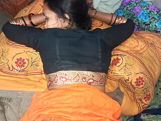 Bhabhi ko ghodi bana ke choda Indian school girl naic faking with husband Desi Indian