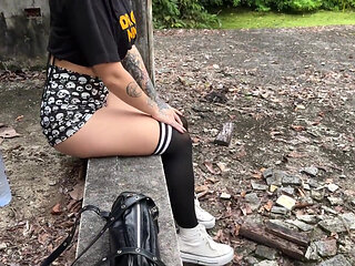 A Date with Altgirl Ended with Hard Sex and a Deep Blowjob in an Abandoned Place