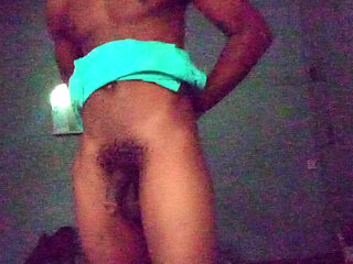 Morning routine for a bisexual solo male strafhard2k