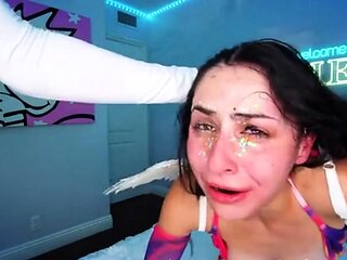 Fucked up cunt loves being face punched & slapped