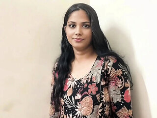 Desi Model Apple Porn Satisfies Director with Blowjob & Cum Swallowing - Indian Bhabhi Big Tits Riding