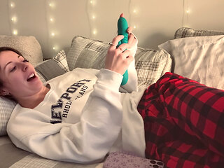 Step Sis Gets Her Toy Back and Uses It to Cum