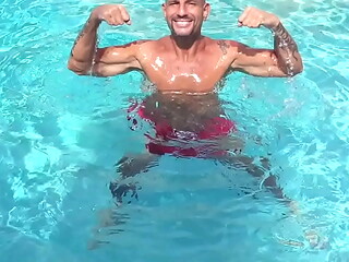 MAXXX LOADZ SHADOW BOXING IN POOL