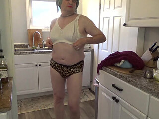 Old housewife Serge Lusin. 2025mb