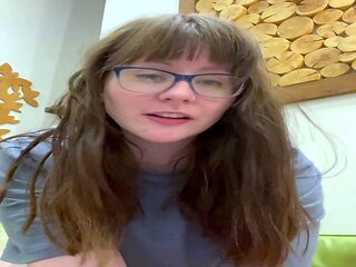 Homemade Amateur Pussy Licking Fun with Hot Brunettes