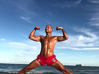 THE FLEXIBLE BEACHBODY PORNSTAR MAXXX LOADZ