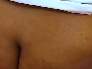 Arab Girl Hot Anippe Show Her Huge Booty on Live Show