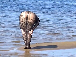 Black Style- Flashing on the beach