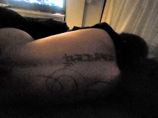 After a Short Back and Foot Massage, the Stepsister Decided to Jerk off to Her Stepbrother, Big Cumshot