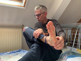 Just an over 3 minutes foot licking