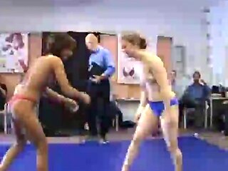 Nadege vs Charlyne: Amateur, Brunette  Vintage Porn