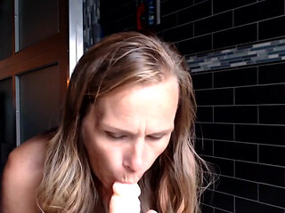 I like to suck you off dirty boy! Seriously one of my favorite fetishes! Happy Cinco De Mayo!