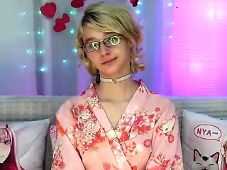 Amateur Blonde Teen Plays Solo with Toy Webcam Porn