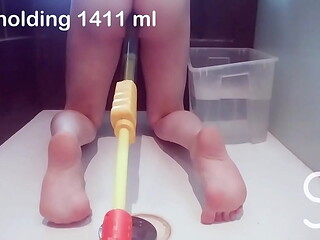 How much can I hold? Testing my Limits with the Enema Syringe!