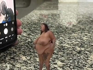 Shrunken BBW: Giant World Fantasy