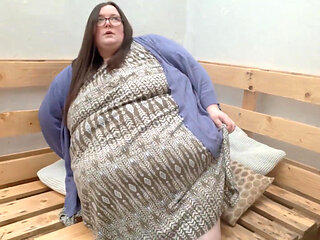 SSBBW shows pussy and spreads ass fupa