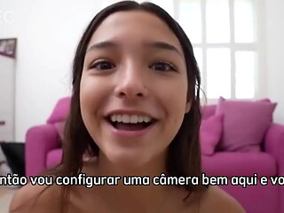 Novinha finalmente convence seu padrasto a foder gostoso em quanto sua m&atilde_e n&atilde_o esta em casa. Layla Jenner_ Dennys Mountain