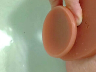 Amateur close-up: in the butt in the bathroom - full immersion