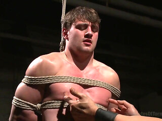 Bi Gymnast Takes the 30mt Challenge