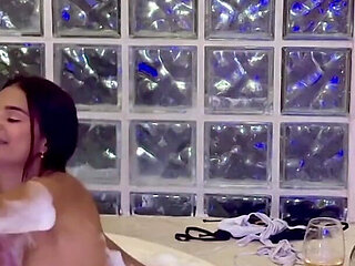 Horny Whores in Jacuzzis, Looking for Pussy. Mila Gracia