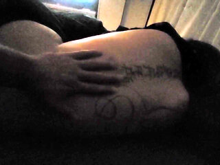 After a Short Back and Foot Massage, the Stepsister Decided to Jerk off to Her Stepbrother, Big Cumshot