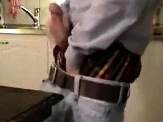 Twink Sagger Shoots a Load on the Table