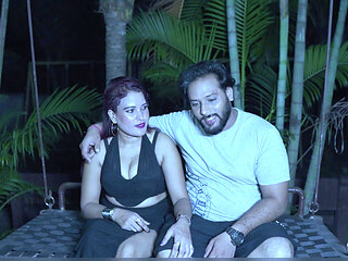 After Proposing to His Girlfriend, He Took Her to Bungalow to Propose, and After Proposing to Her, the Girl Also Had Some Sex.