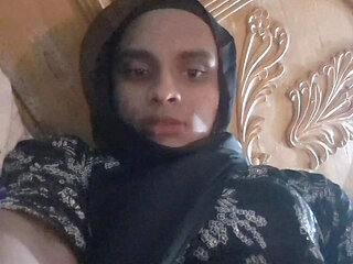 Hijabi sissy masterbation herself and cum over herself