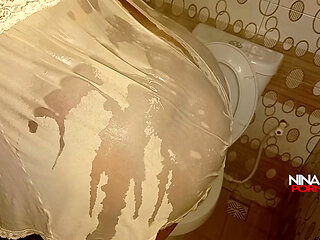 Ebony girl twerking in her bathroom and neighbour sneak in to fuck booty