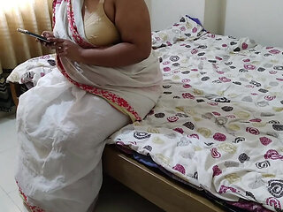 Sexy Stepmom Take Selfi for Her Boyfriend Watsapp Massage When I Help Her with Give Free Fucking