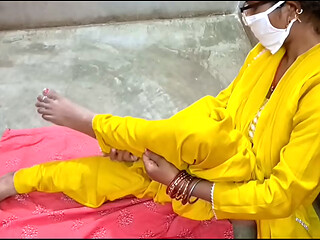 Oh yes Beautiful and cute bhabhi ji first desi village style Mein entry full romantic seen