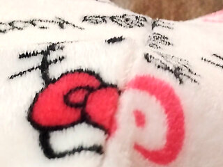 18 year old girl fucks her peach