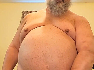 Big Guy Bates and Cums