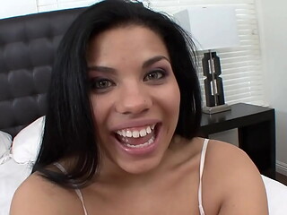 Curvy Latina Gets A Big Gooey Creampie Deep Inside Her Cunt SQF