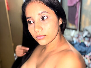 Most beautiful woman in Colombia masturbates her best friend