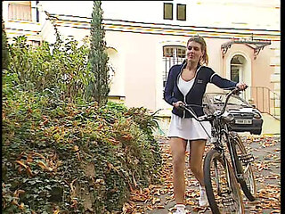 Busty Blonde Nurse Gives Steamy Blowjob in Bubble Bath...can't Resist the Temptation!