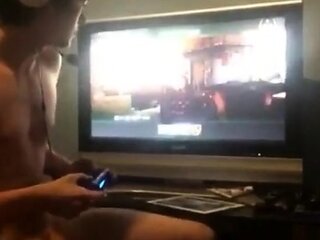 Twink Plays Call of Duty and Cums