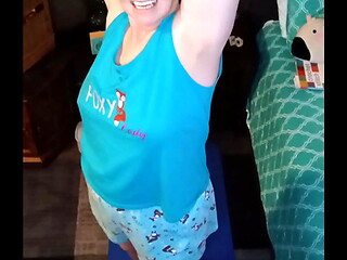 Sexy MILF Does Morning Naked Yoga!