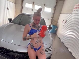 I Felt Horny While Rubbing My Car!