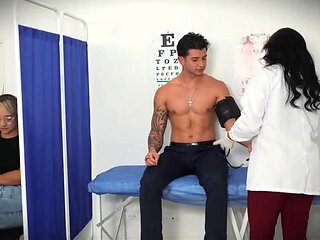 Marianas Anatomy Chapter Ii: Dr. Martix Has Risky Sex with Her Patient Next to His Wife - Mariana Martix