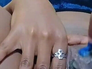 Hairy Vee's Bare Pussy Close up - Ebony Queen Gets Shaved