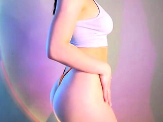 Brunette Solo Webcam Masturbation