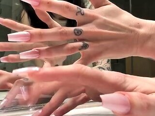 Ryland BabyLove - Mirror Nail Tapping