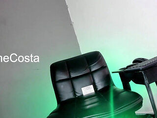 Shemale Colombian Fat White Cock Close-up